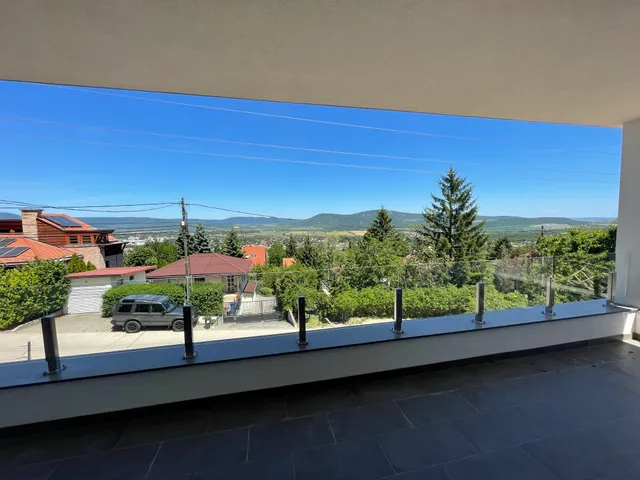 Eladó ház Solymár 243 nm