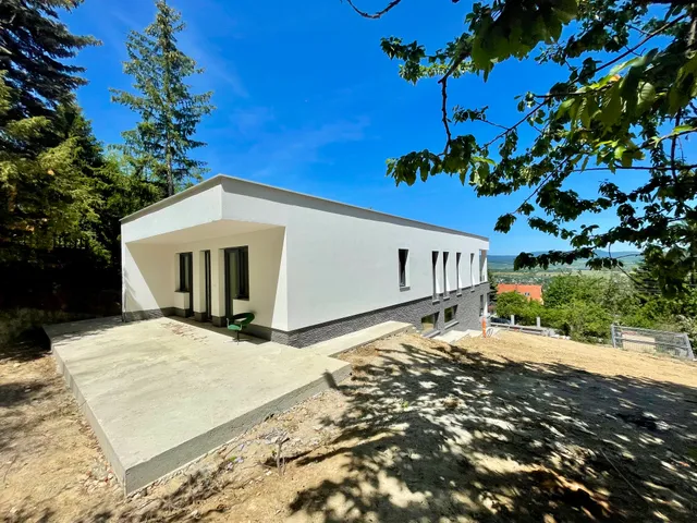 Eladó ház Solymár 243 nm