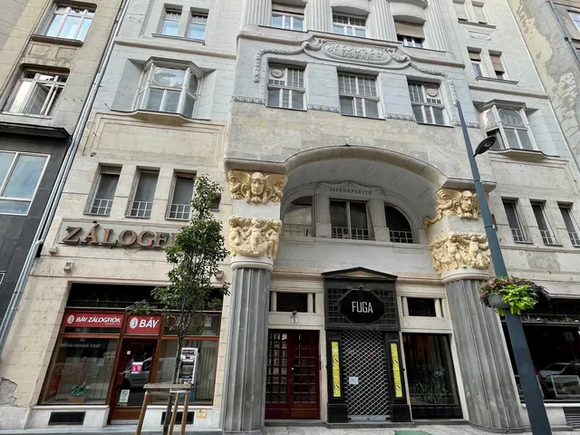 Kiadó lakás Budapest V. kerület, Petőfi Sándor utca 71 nm