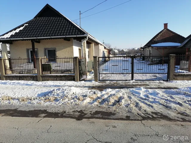 Eladó lakás Forró 93 nm