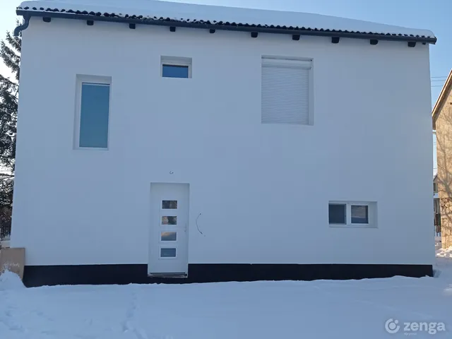 Eladó ház Baj, Agostyáni utca  155 nm