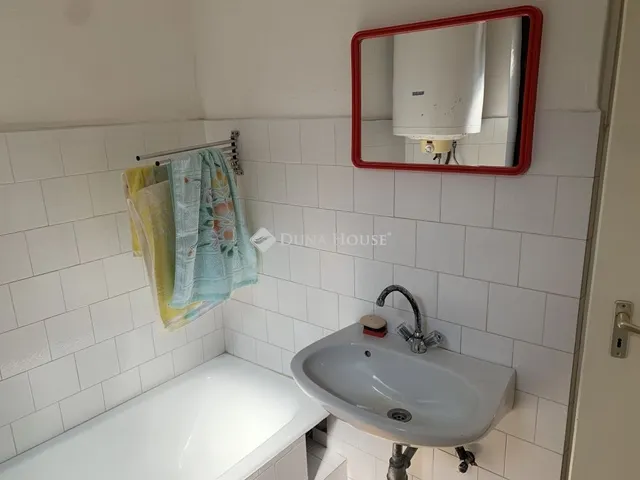 Eladó nyaraló Szolnok, Szandaszőlős 90 nm