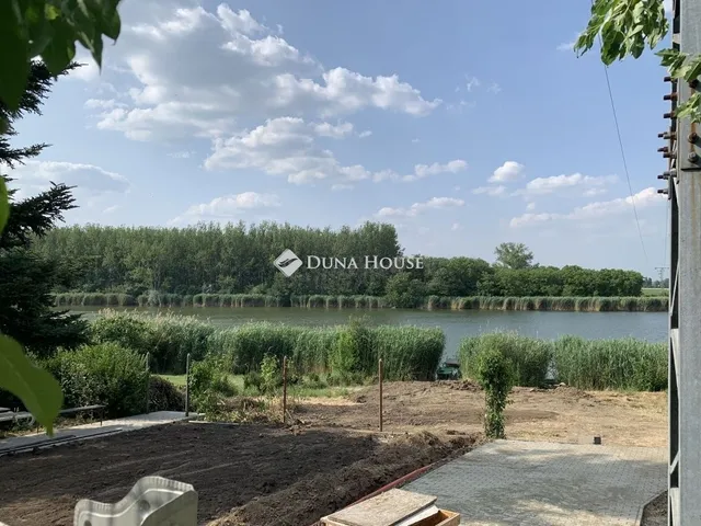 Eladó nyaraló Szolnok, Szandaszőlős 90 nm