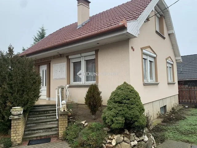 Eladó ház Örkény 109 nm