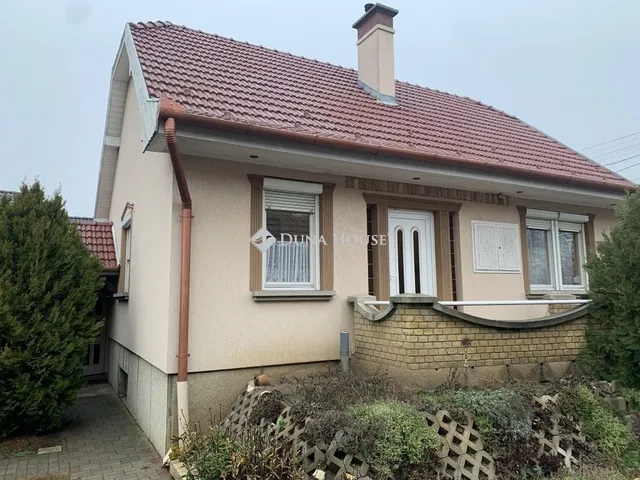 Eladó ház Örkény 109 nm