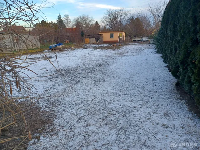 Eladó telek Szolnok, Déli városrész 585 nm