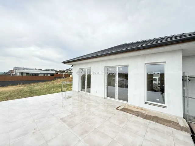 Eladó ház Pécel 166 nm