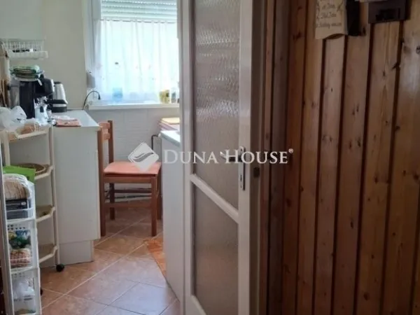 Eladó lakás Cegléd 62 nm