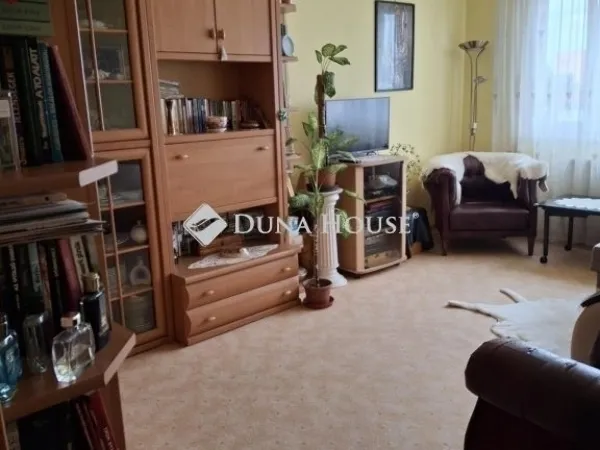 Eladó lakás Cegléd 62 nm