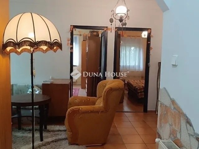 Eladó ház Úri 77 nm