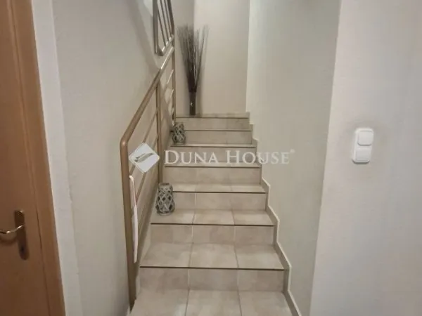 Eladó ház Nagytarcsa 193 nm