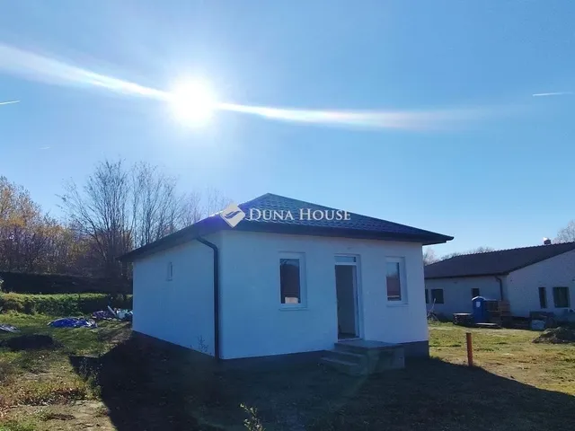 Eladó ház Környe 61 nm