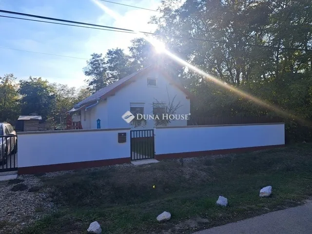 Eladó ház Dánszentmiklós 62 nm