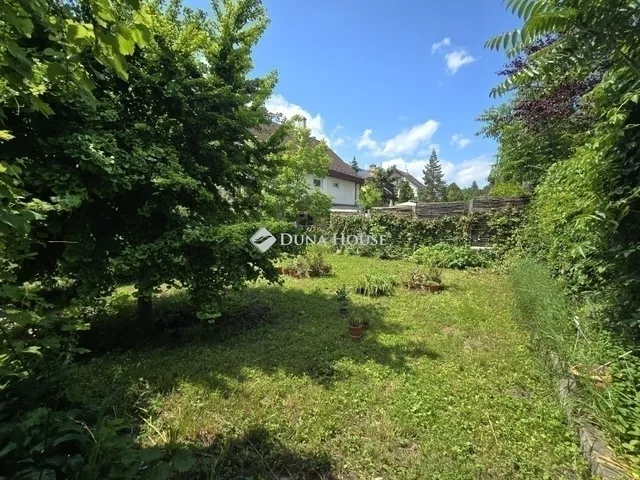 Eladó ház Budapest XVI. kerület 260 nm