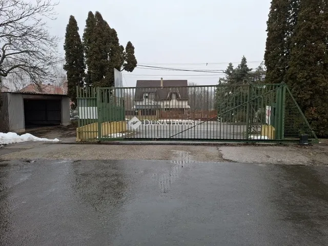 Eladó kereskedelmi és ipari ingatlan Pécel 950 nm