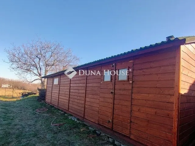 Eladó kereskedelmi és ipari ingatlan Budapest XVII. kerület 1740 nm