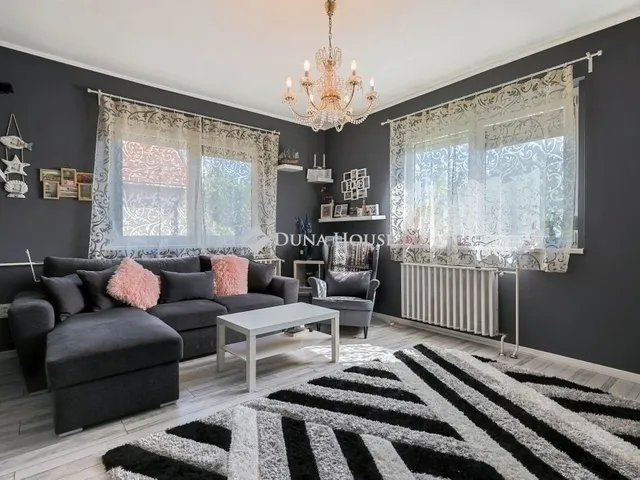 Eladó ház Budapest XVI. kerület, Árpádföld 175 nm