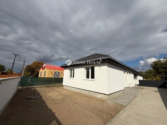 Eladó ház Dánszentmiklós 71 nm