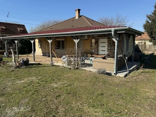 Eladó ház Dánszentmiklós 77 nm