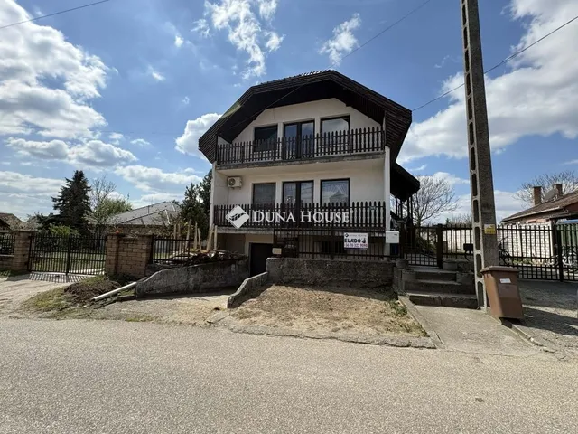 Eladó ház Ócsa 188 nm