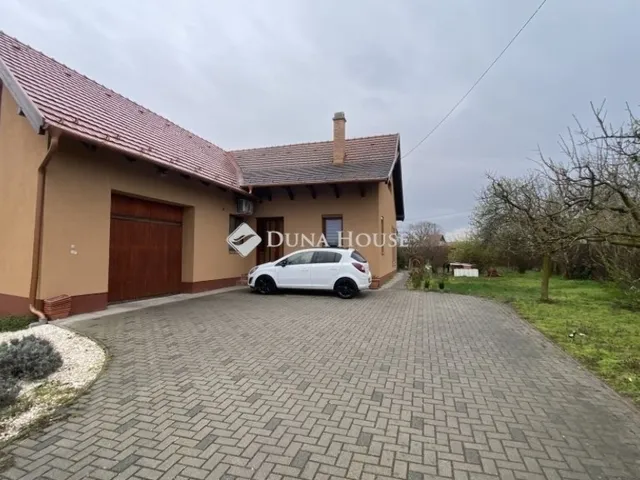 Eladó ház Tápióbicske 160 nm