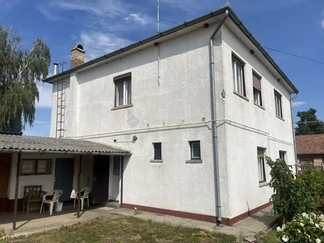 Eladó ház Dánszentmiklós 149 nm