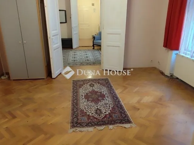 Eladó lakás Budapest VI. kerület 72 nm
