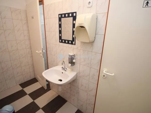 Eladó kereskedelmi és ipari ingatlan Dánszentmiklós 3109 nm