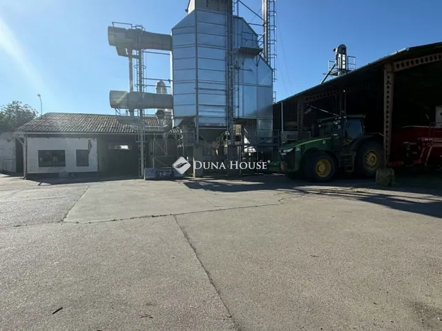 Eladó kereskedelmi és ipari ingatlan Albertirsa 130 nm