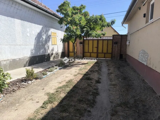 Eladó ház Cegléd 105 nm
