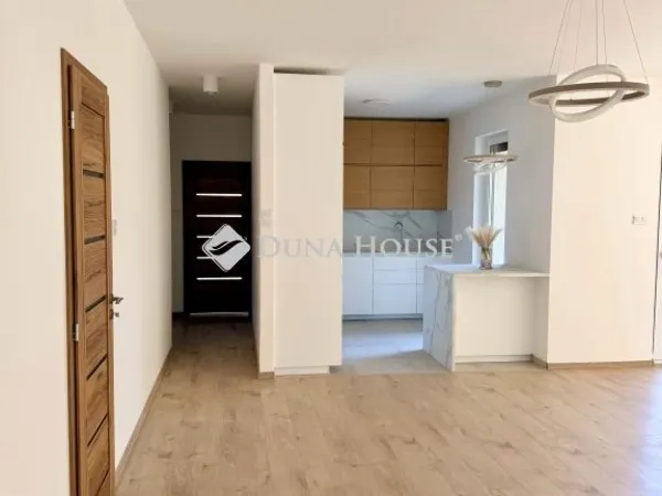 Eladó ház Budapest XVI. kerület, Árpádföld 184 nm