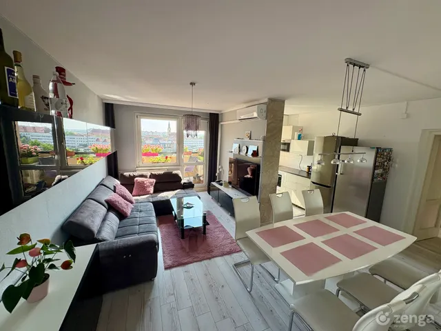 Eladó lakás Székesfehérvár, Belváros 69 nm