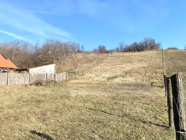 Eladó telek Pannonhalma 1327 nm