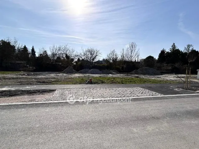 Eladó telek Győr, Pinnyéd 678 nm