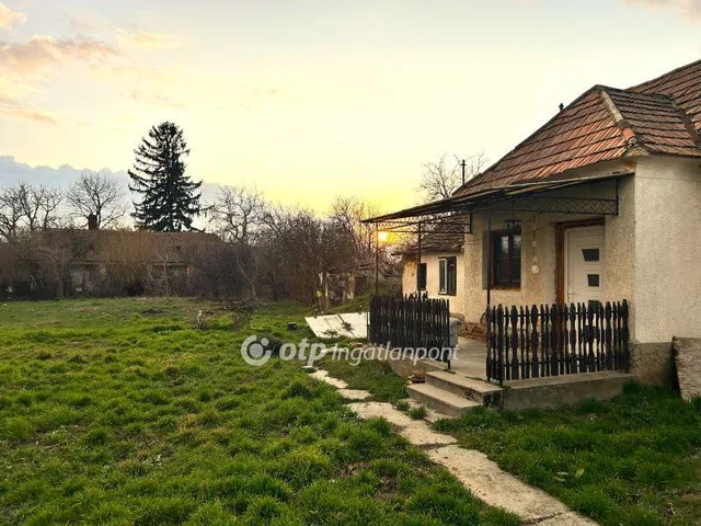 Eladó ház Kenyeri 50 nm