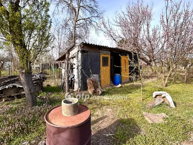 Eladó telek Győr 719 nm