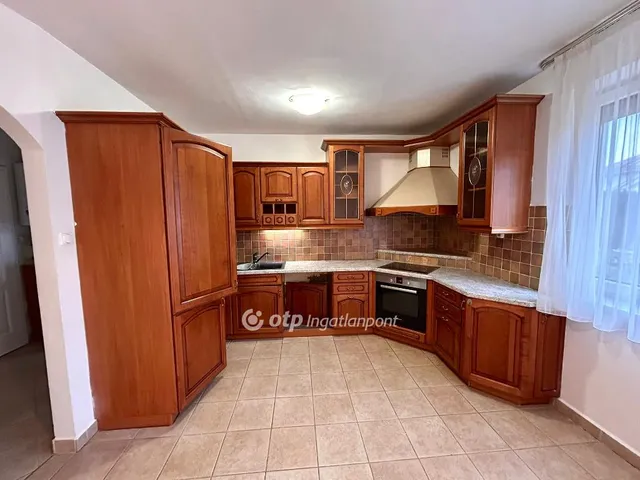 Eladó lakás Győr, Révfalu 74 nm