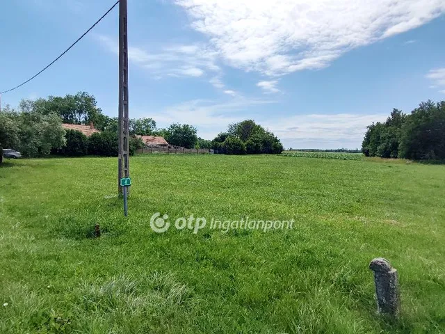 Eladó telek Fehértó 8400 nm