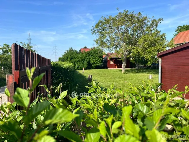 Eladó telek Győr 706 nm