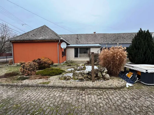 Eladó ház Hernádkércs 300 nm