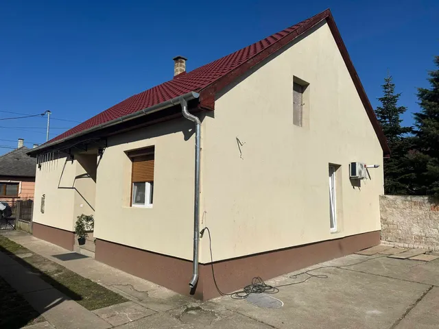 Eladó ház Forró 78 nm