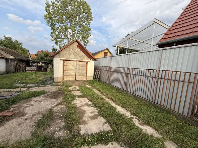 Eladó ház Debrecen 96 nm