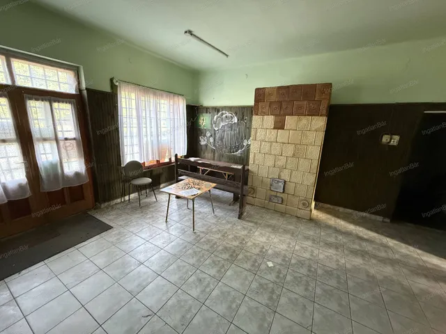 Eladó kereskedelmi és ipari ingatlan Laskod 167 nm