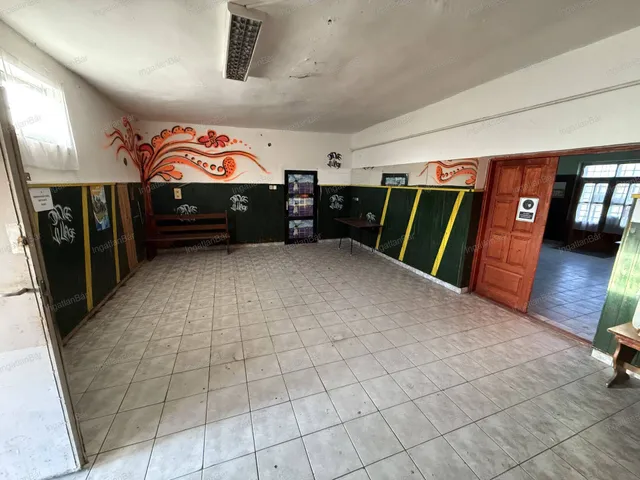 Eladó kereskedelmi és ipari ingatlan Laskod 167 nm