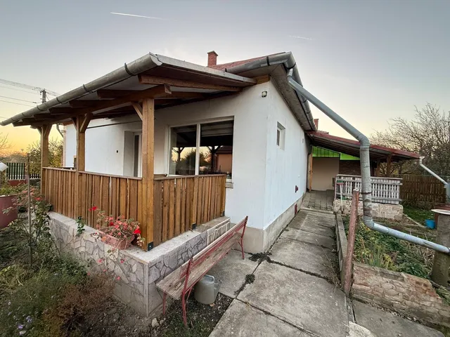 Eladó ház Tiszadada 78 nm