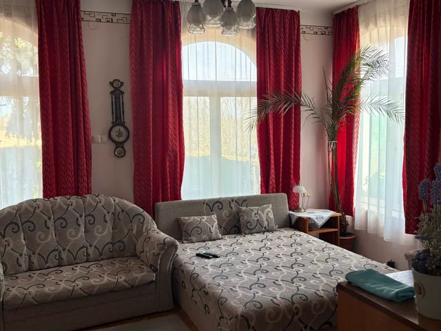 Eladó ház Tiszavid 180 nm