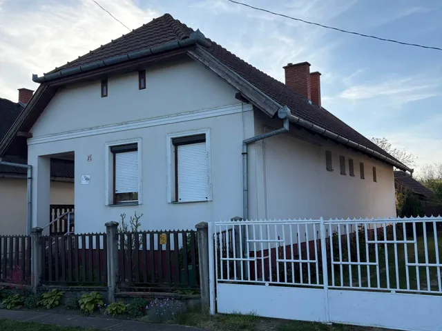 Eladó ház Jánd 72 nm