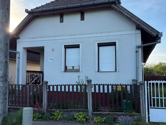 Eladó ház Jánd 72 nm