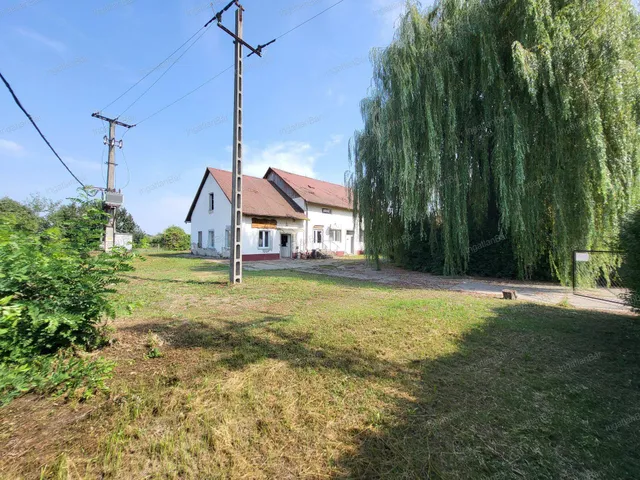 Eladó kereskedelmi és ipari ingatlan Kölcse 312 nm