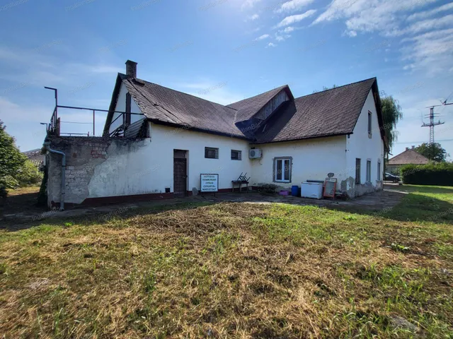 Eladó kereskedelmi és ipari ingatlan Kölcse 312 nm